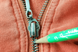 The Genius Trick for Fixing Zippers with a Pencil